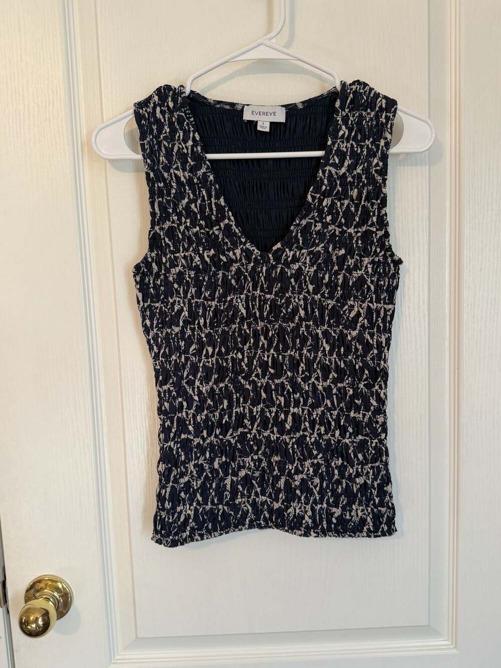 Evereve Smocked Sleeveless V-Neck Blue Print Top Blouse Size S